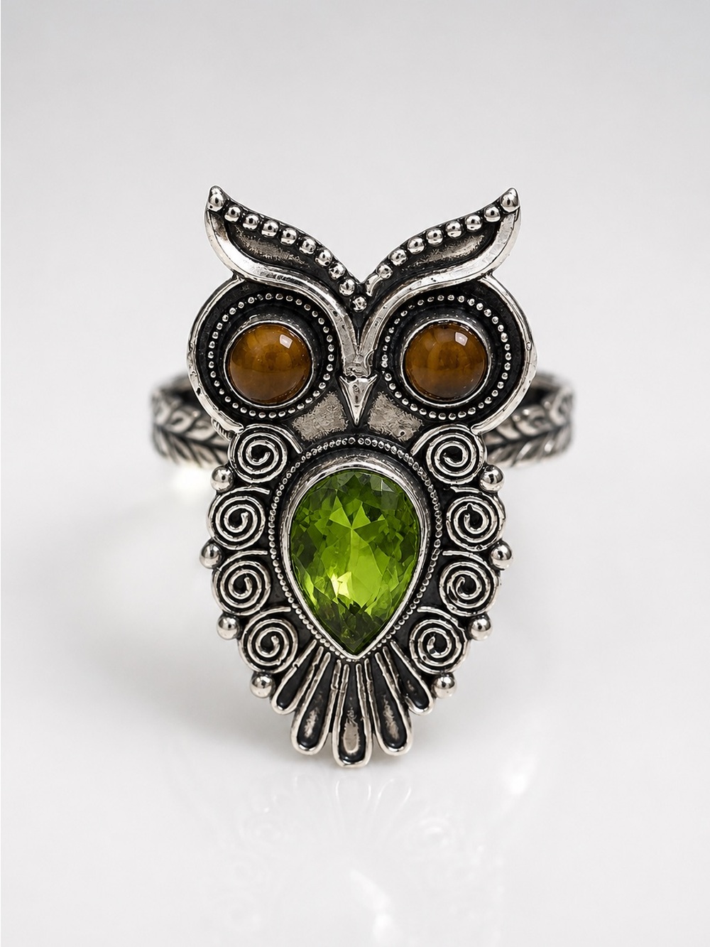 925 Sterling Owl Cocktail Ring with Green and Brown Gemstones. Size 8